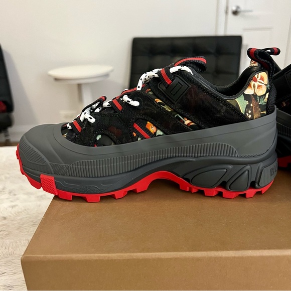 NWT Burberry Floral Print Nylon Arthur Sneakers  - multicolor size 36.5/6 US - Picture 4 of 11